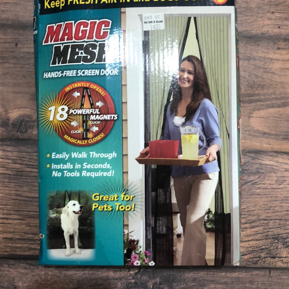 Magic Mesh Hands-Free Screen Door